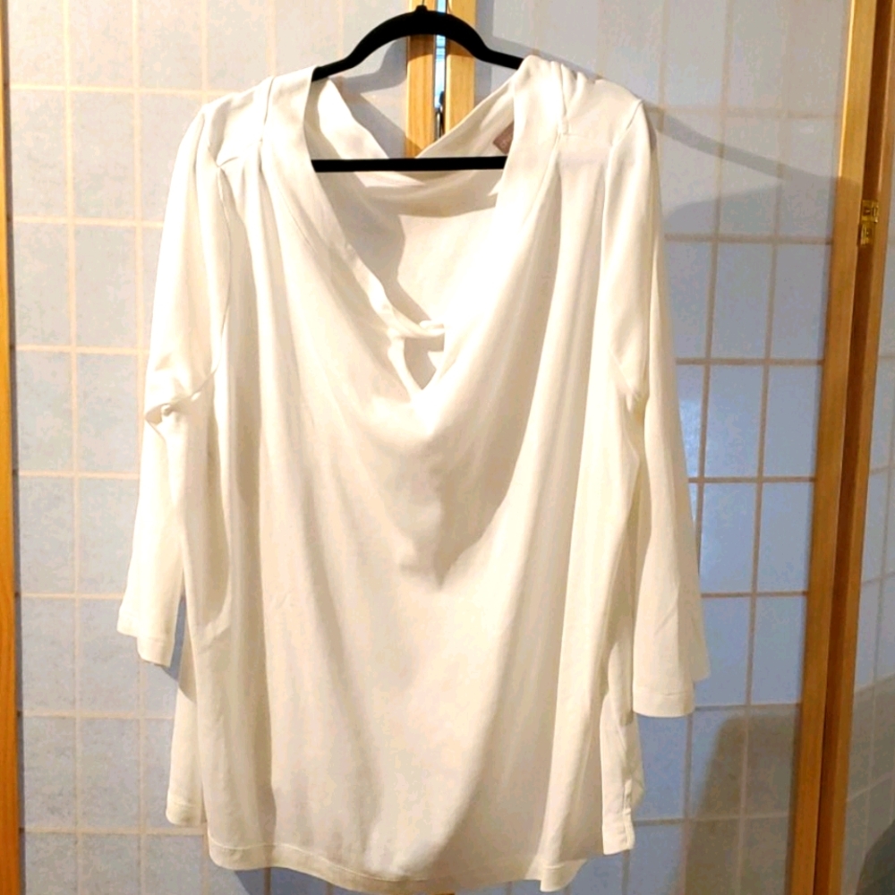 White Key Hole Twisted Crew Neck Blouse